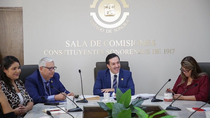 Encabeza David Figueroa instalación de la Comisión de Transparencia