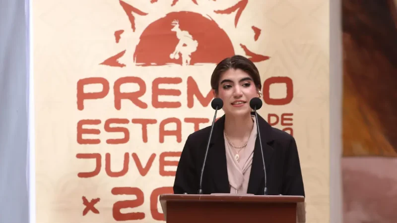 Mariana Valle recibe el Premio Estatal de la Juventud por su labor en derechos humanos