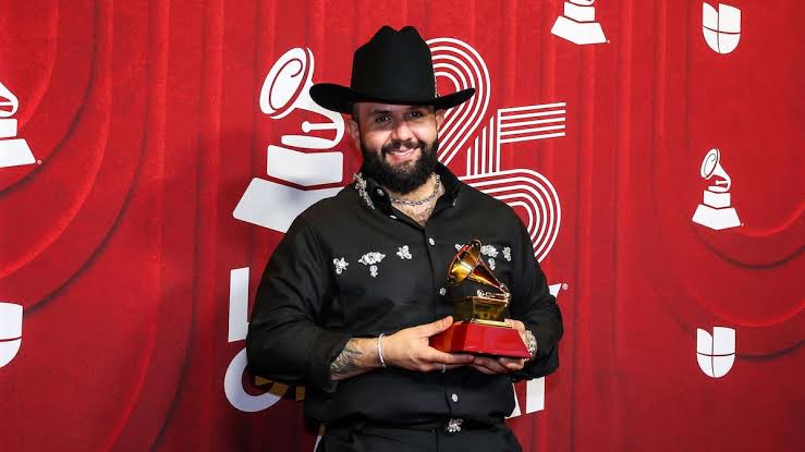 Carin León brilla en los Grammy 2025: la música mexicana sigue conquistando el mundo