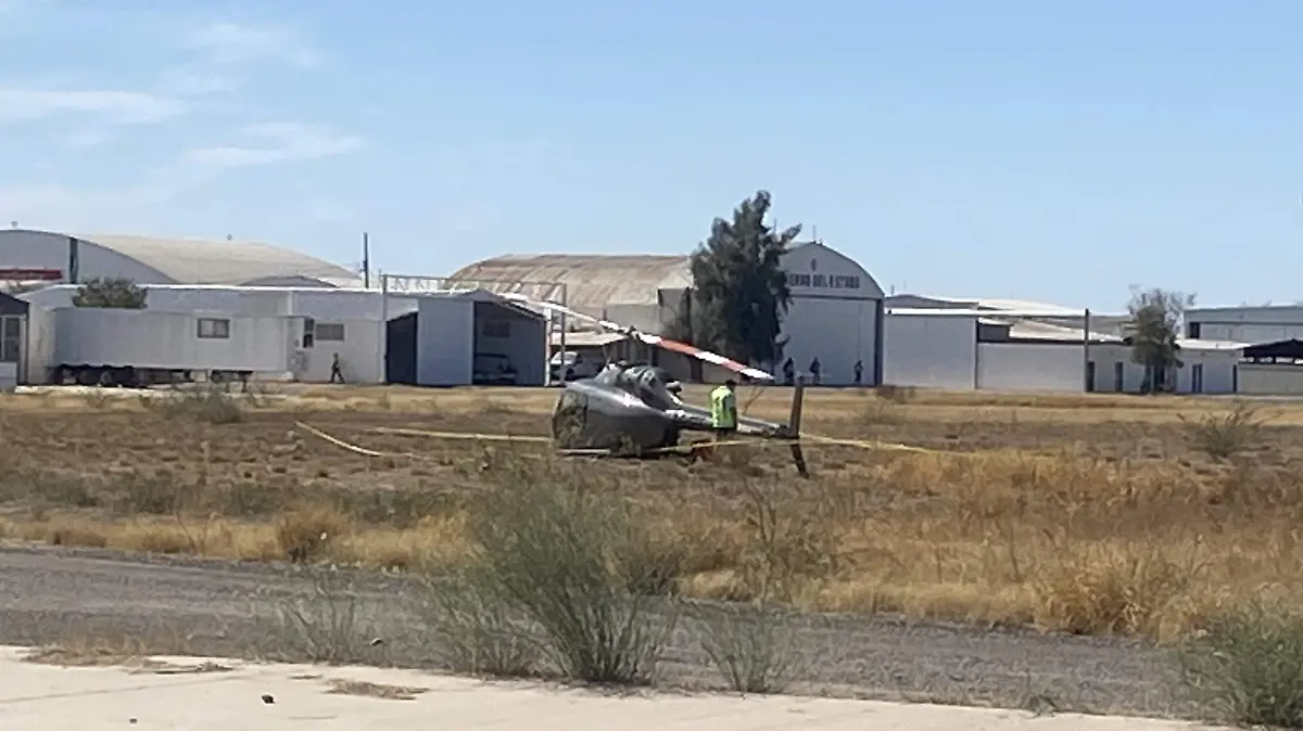 Helicóptero se desploma en la Base Aérea Militar Número 18 en Hermosillo 