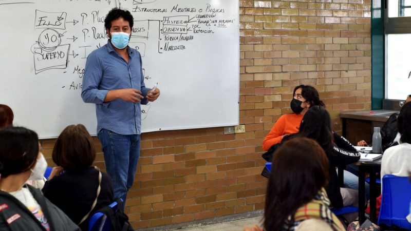 Día del Maestro: Homenaje a quienes forman el futuro de México