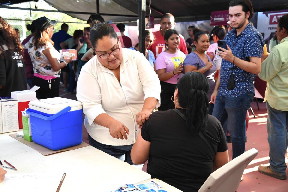 Gobernador Durazo cumple a familias con feria de servicios gratuitos Sonora Atiende