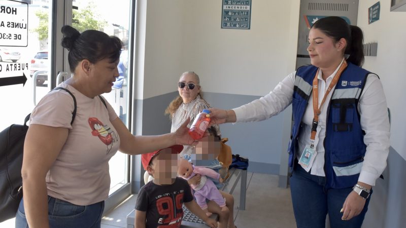 Jóvenes promueven uso responsable de las paradas de camión refrigeradas en Hermosillo