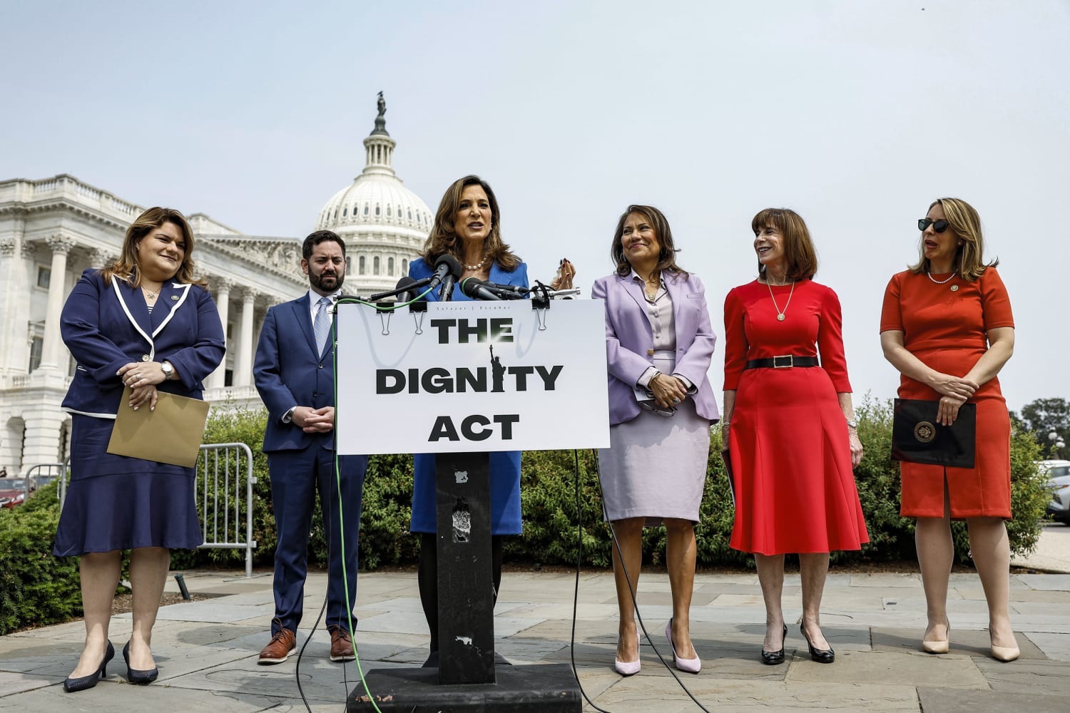 Ley Dignidad 2025: el nuevo intento bipartidista por regularizar migrantes en EE. UU.